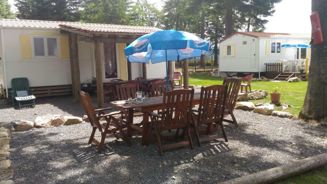 Le Sous Bois De Jade Chemin De Stevenson Gr 70 Hotel Chasserades Ngoại thất bức ảnh